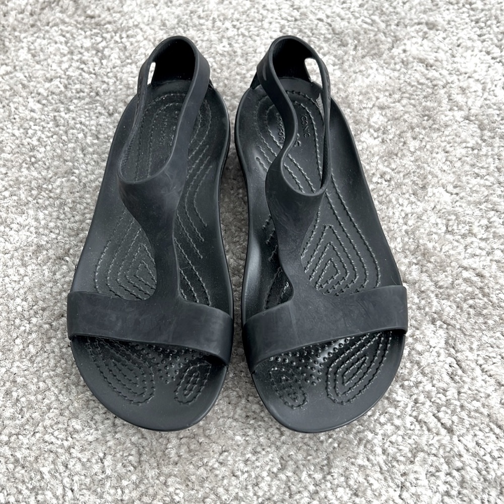 NWOT Crocs sandals